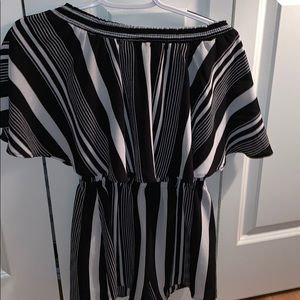 Show Me Your Mumu XS off the shoulder romper